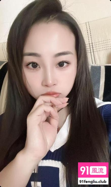 兼职细腰翘臀美女